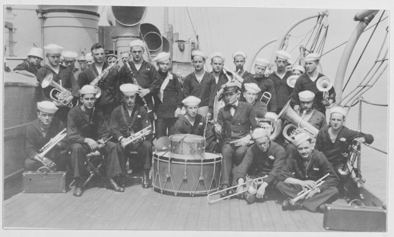 USS Minneapolis -Band.