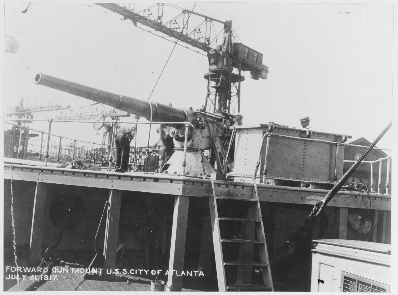 Forward gun mount. USS CITY OF ATLANTA. July 31, 1917