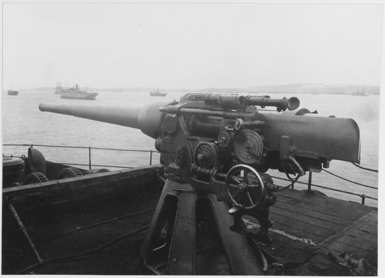 View of forward gun of SS SUSANNE, Navy Yard, New York