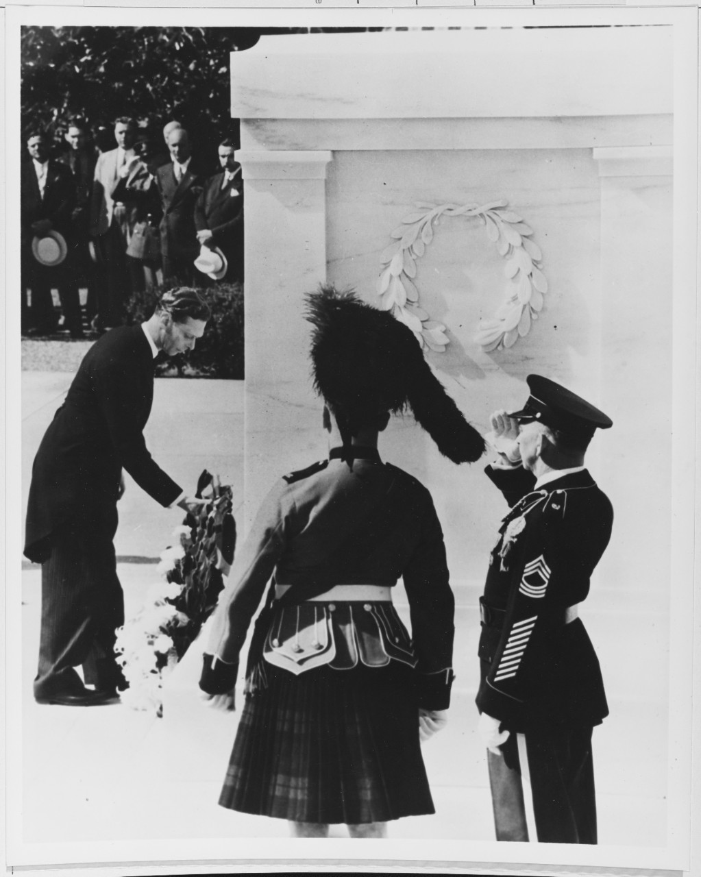 King George IV places a wreath at the Tomb of the Unknown Soldier