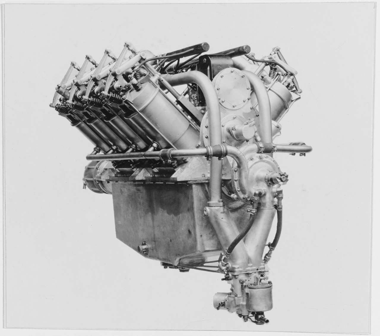 Curtiss OXX 8-cylinder "V" engine