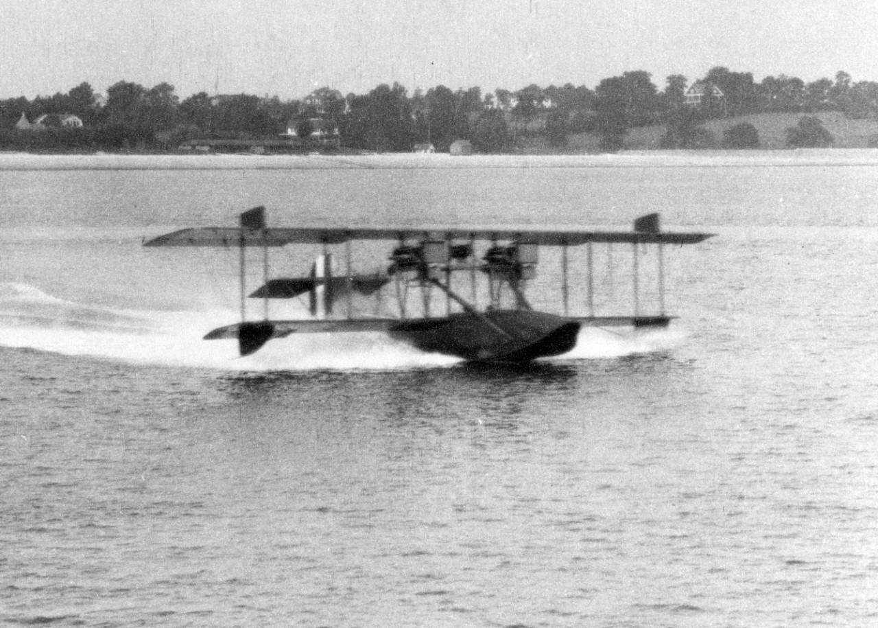 Curtiss twin-engine flying boat