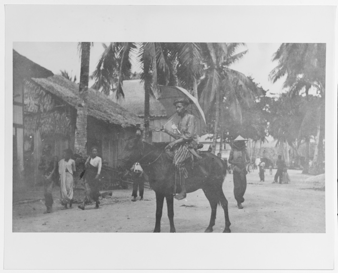 Street scene in Manila, Philippine Islands, circa early 1900s.