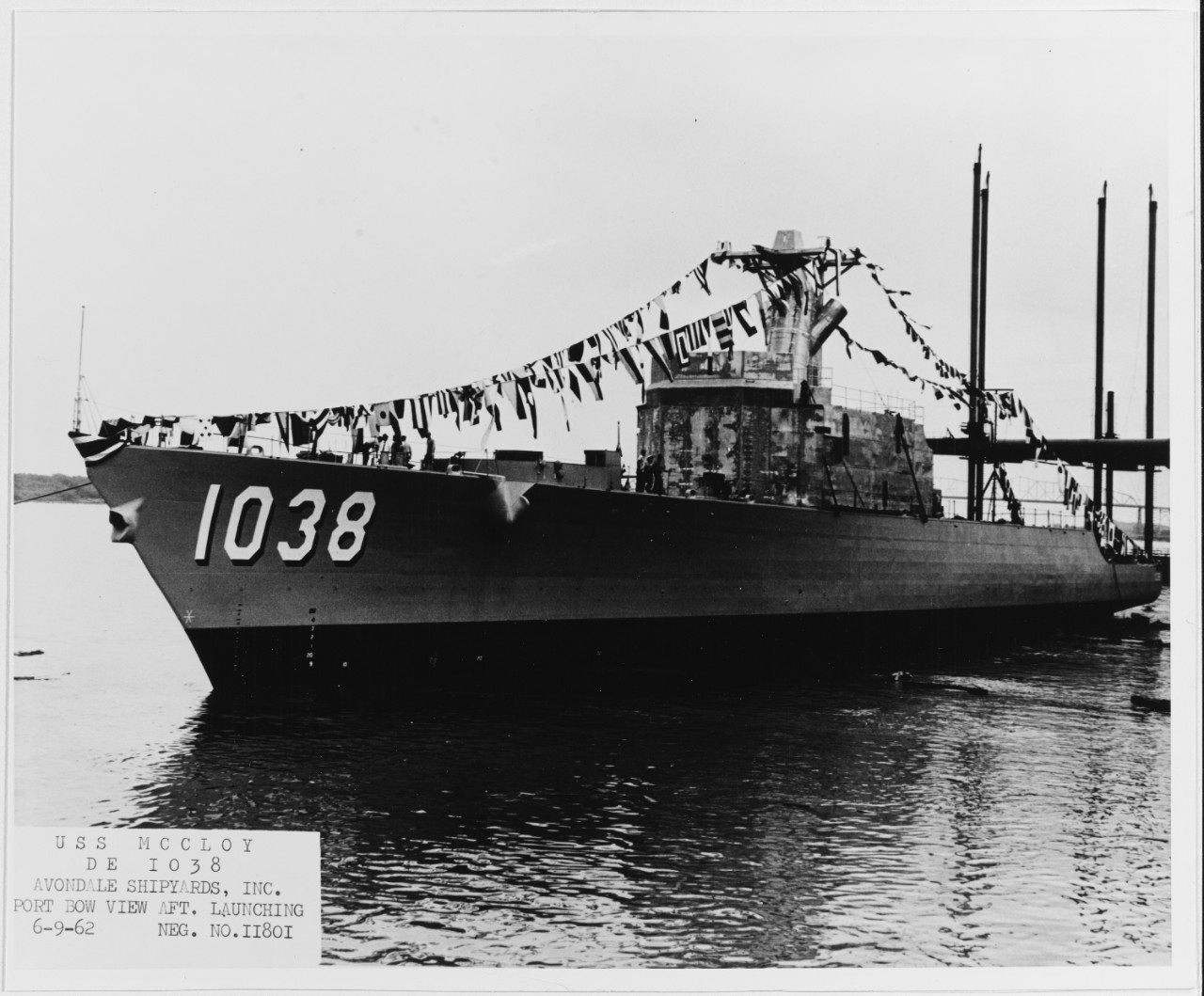 USS McCLOY (DE-1038)