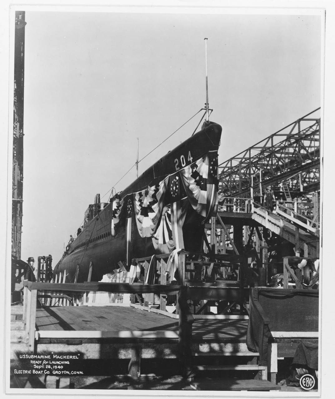 USS MACKEREL (SS-204)