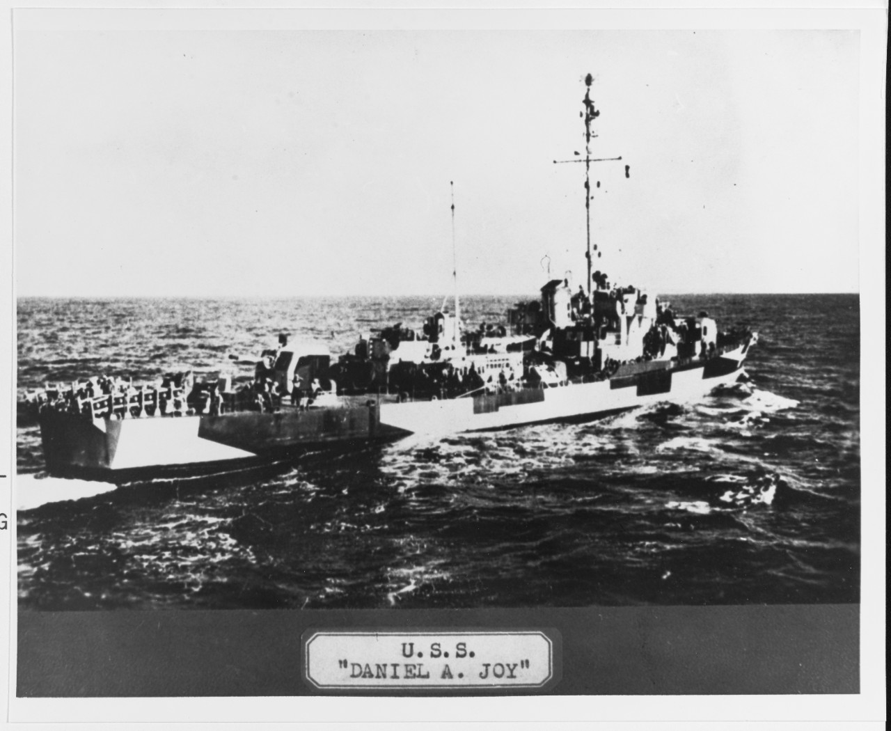 USS DANIEL A. JOY (DE-585)