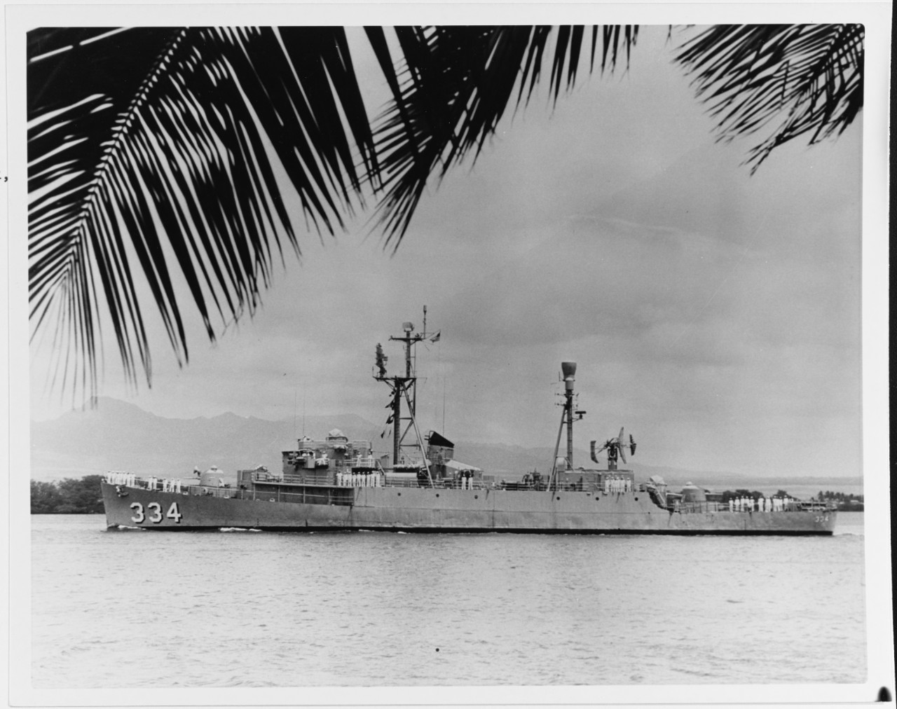 Photo #: NH 55886  USS Forster