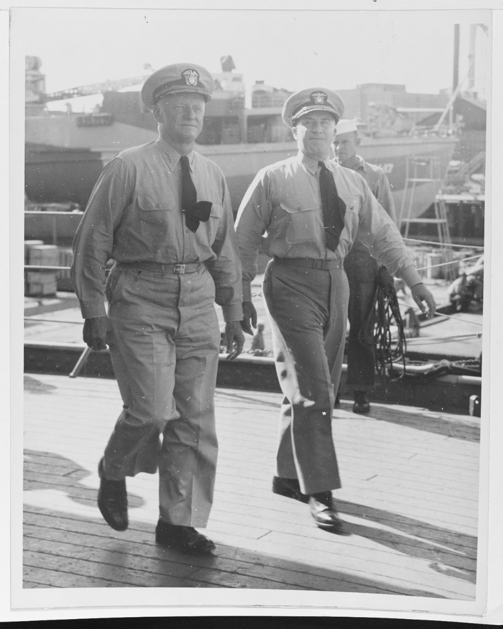 NH 58071 Fleet Admiral Chester W. Nimitz, USN, CinCPac-POA, on board ...