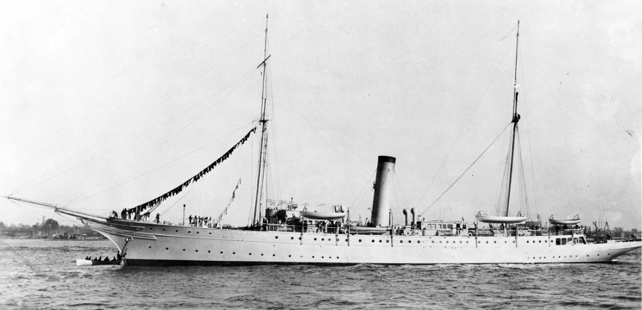 Photo #: NH 60646  USS Mayflower (1898-1931)