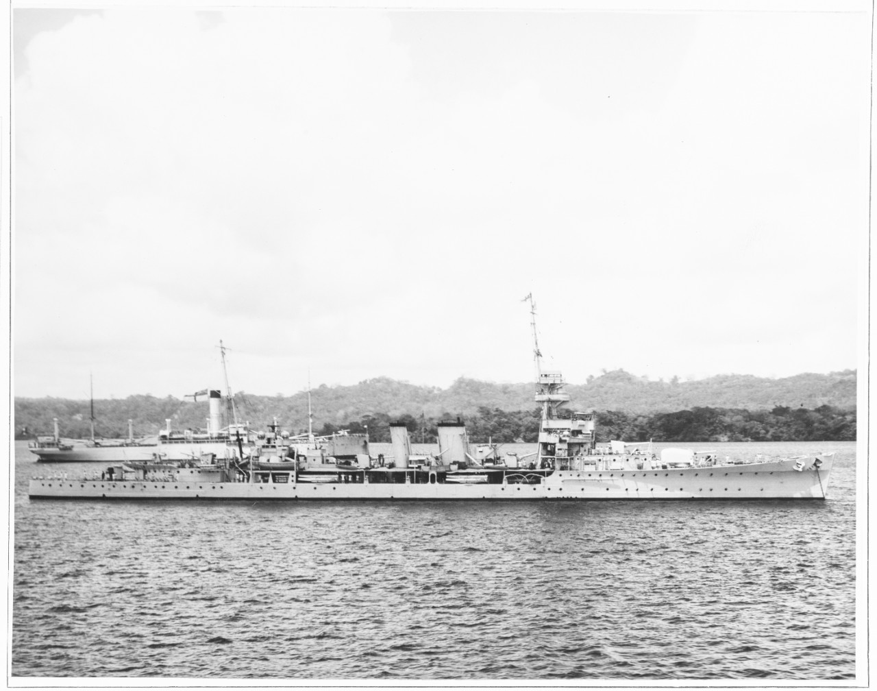 HMS DIOMEDE (British Cruiser, 1919)