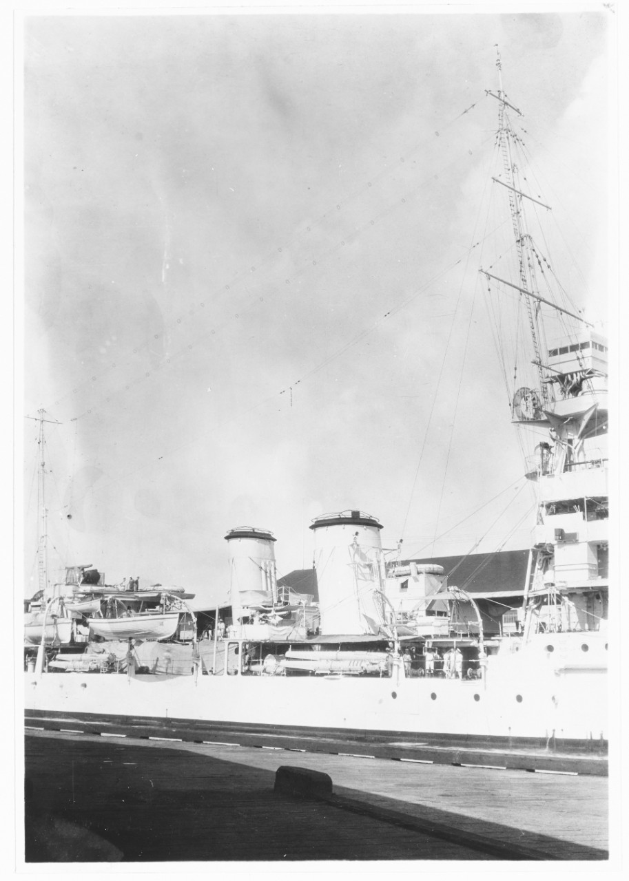 HMS DUNEDIN (British Cruiser, 1918)