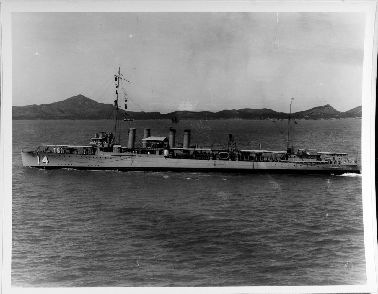 Photo #: NH 64572  USS Rizal (DM-14)