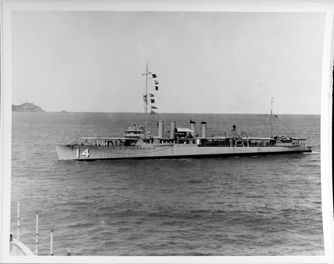 Photo #: NH 64573  USS Rizal (DM-14)