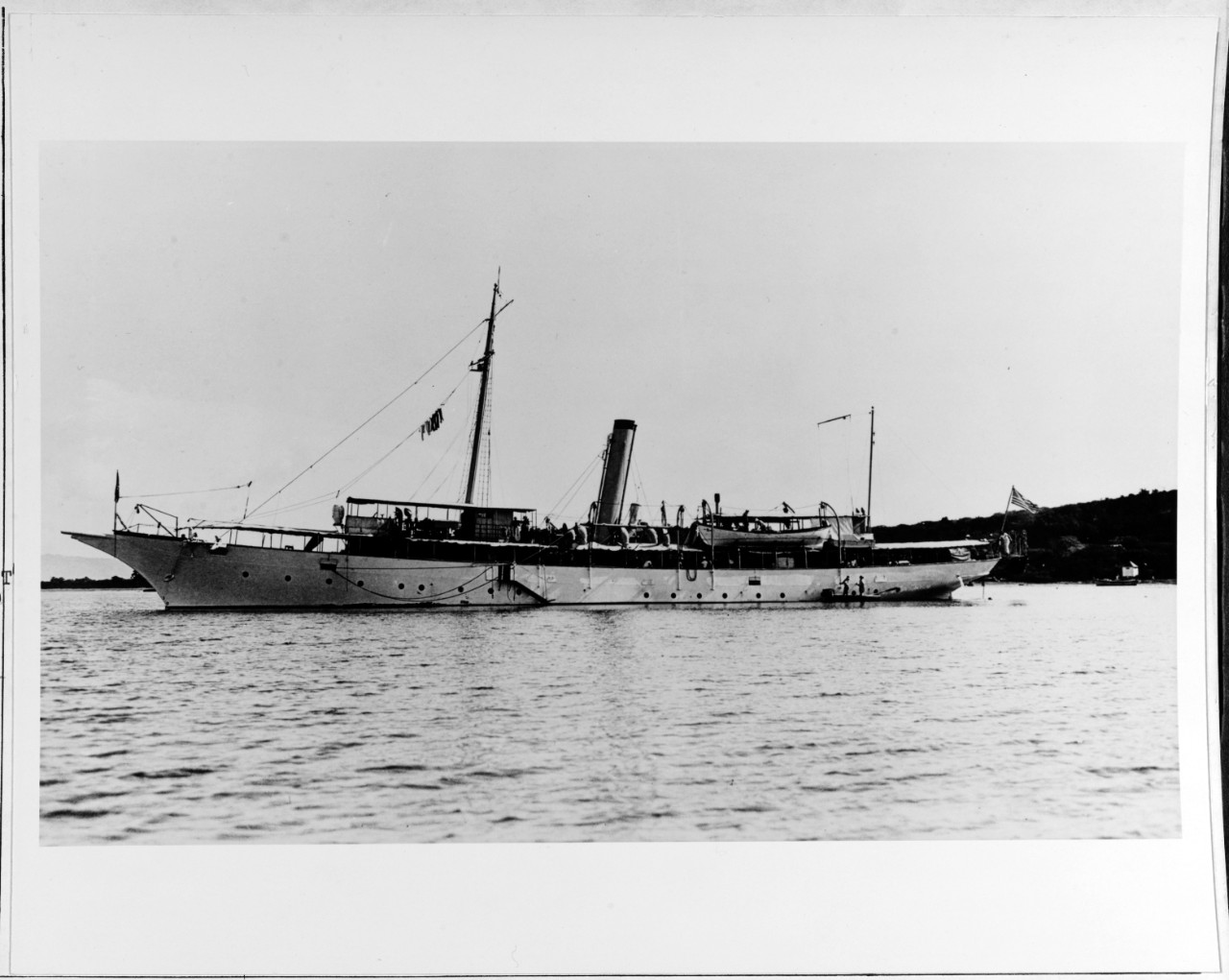 USS EAGLE (Converted Yacht, 1898) in 1917.