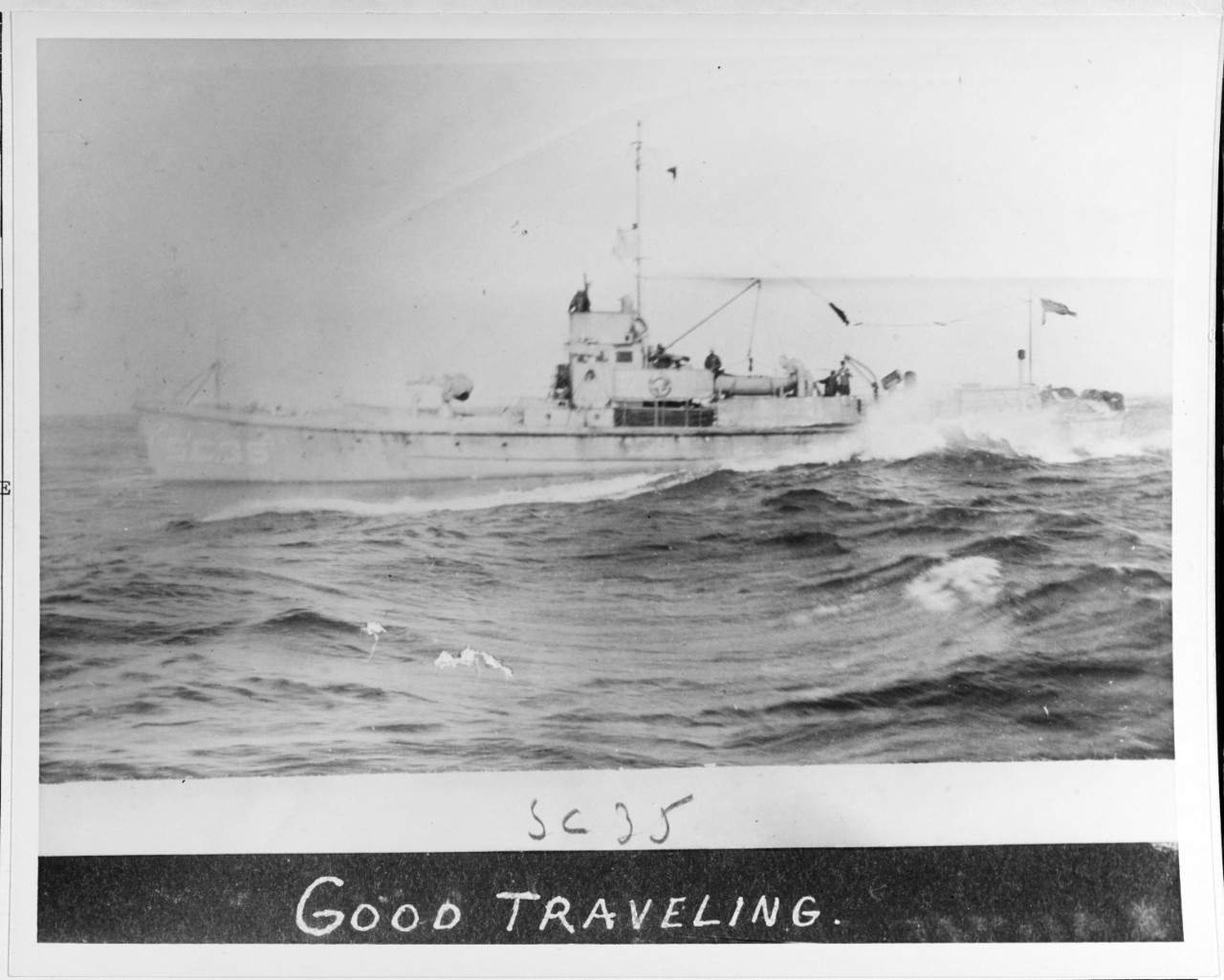 USS SC-35 running at high speed during World War I. 