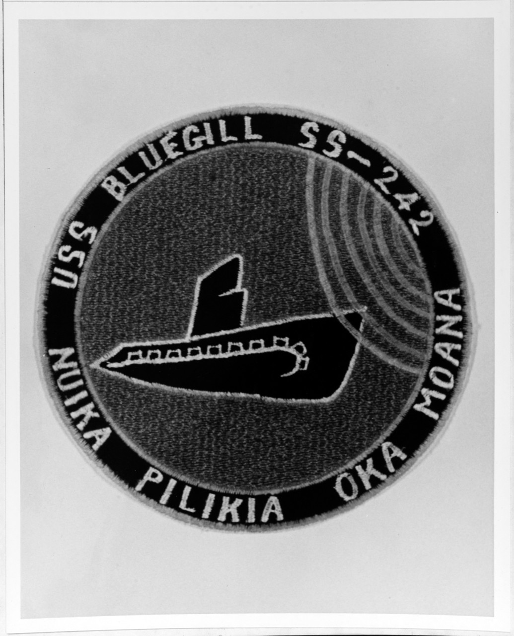 Insignia:  USS BLUEGILL (AGSS-242)