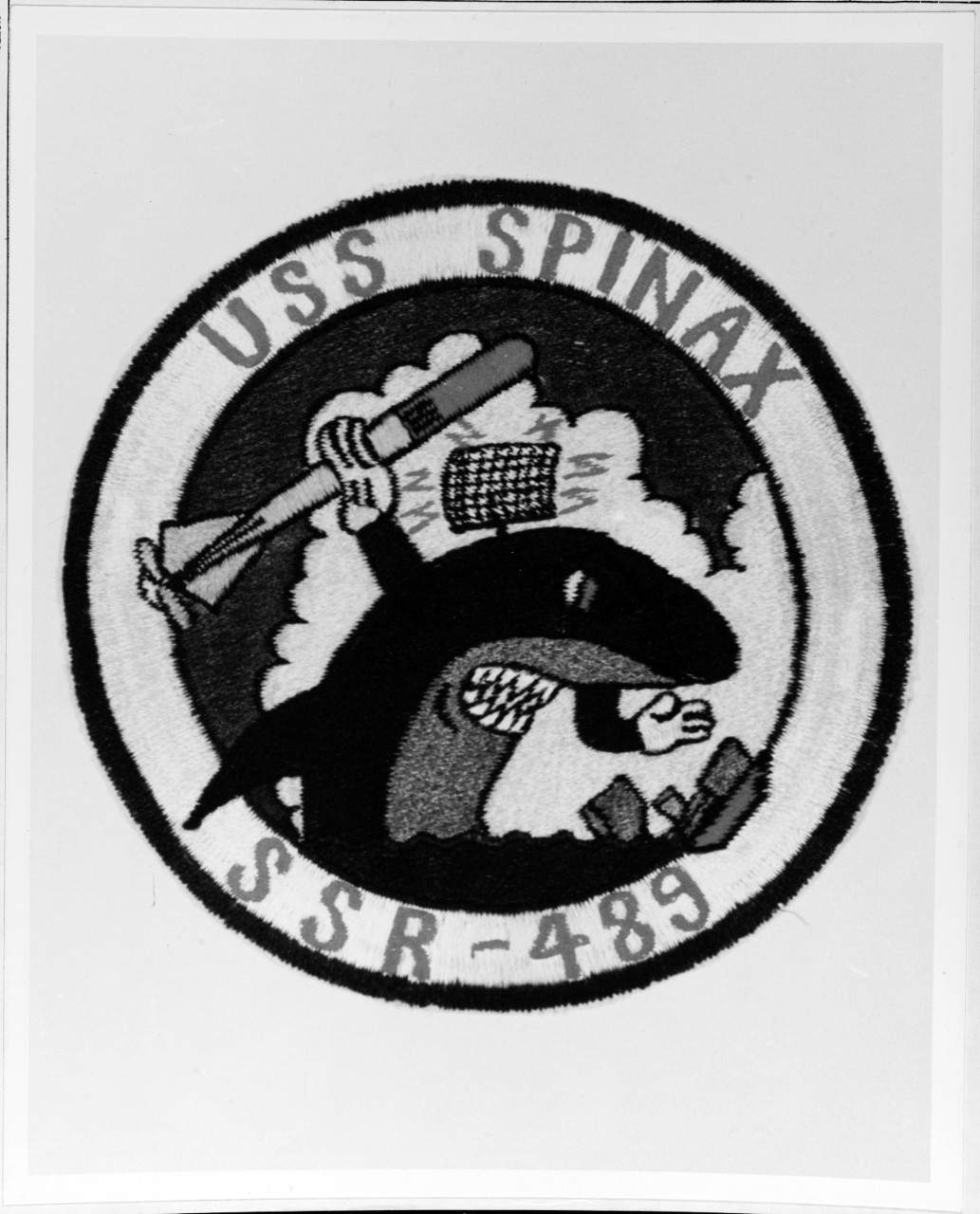 Insignia:  USS SPINAZ (SSR-489)
