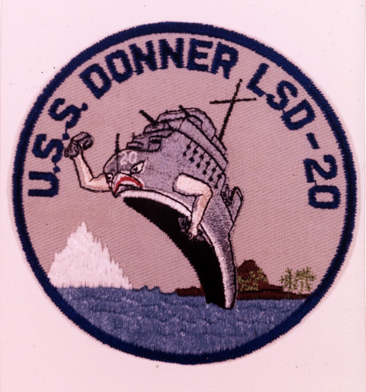 Insignia:  USS DONNER (LSD-20)