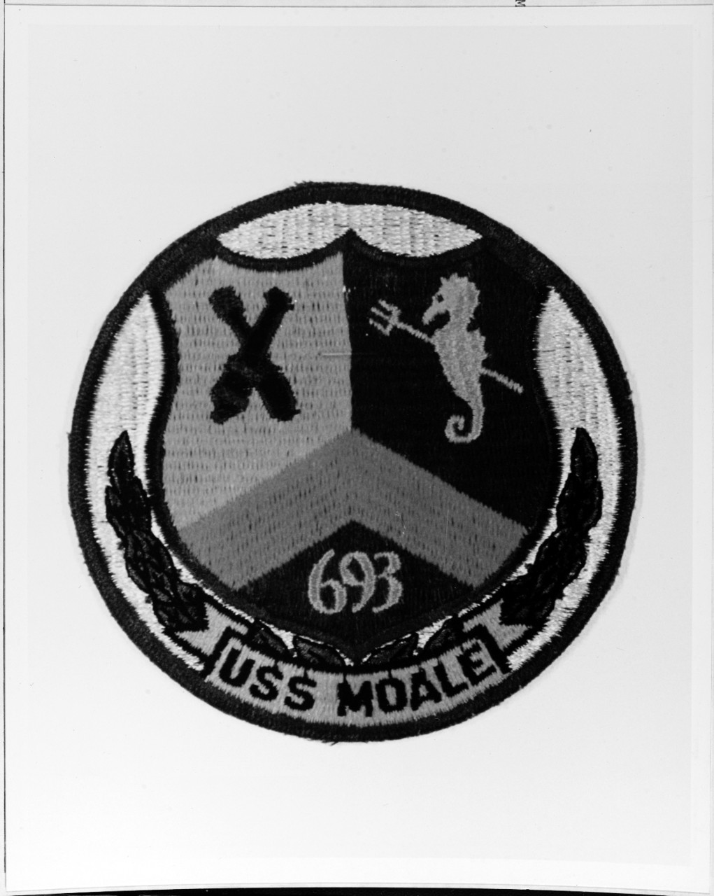 Insignia:  USS MOALE (DD-693)