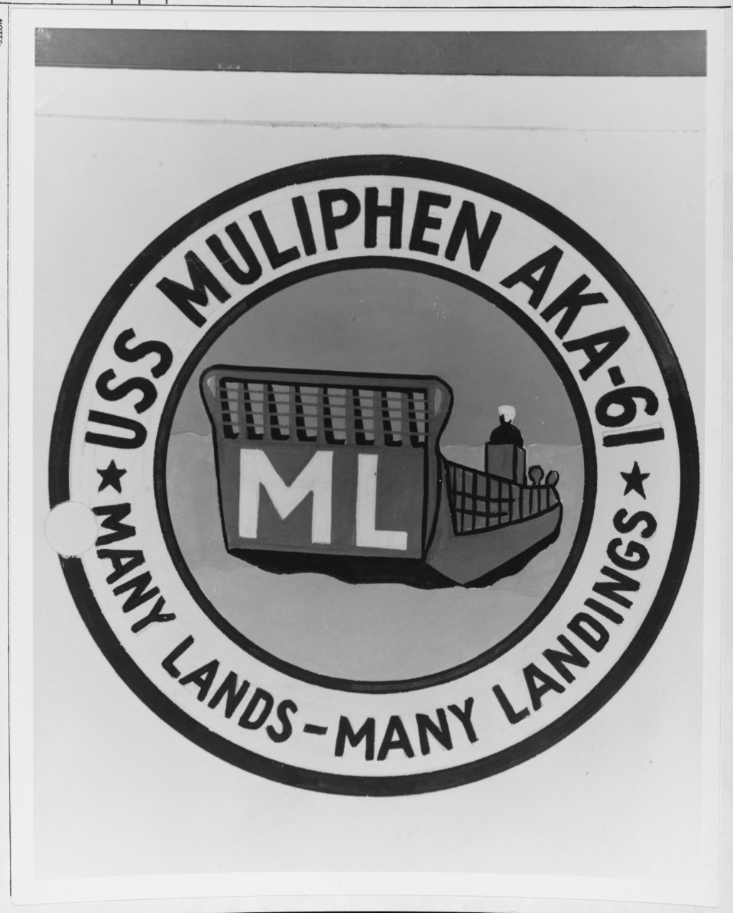 Insignia:  USS MULIPHEN (AKA-61)