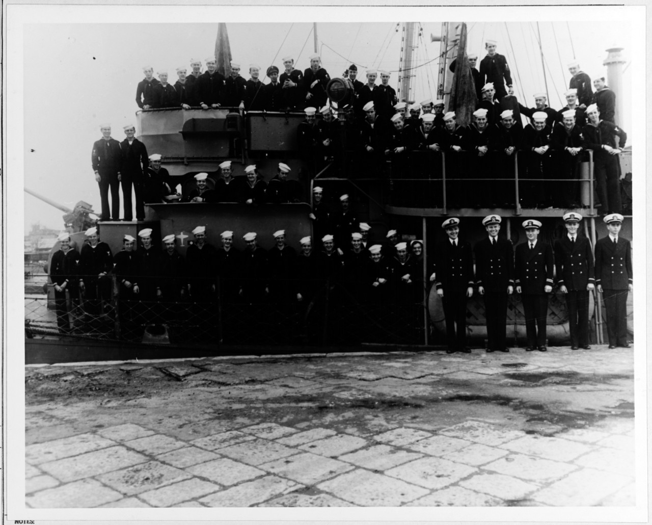 Officers and crew of USS PC-625