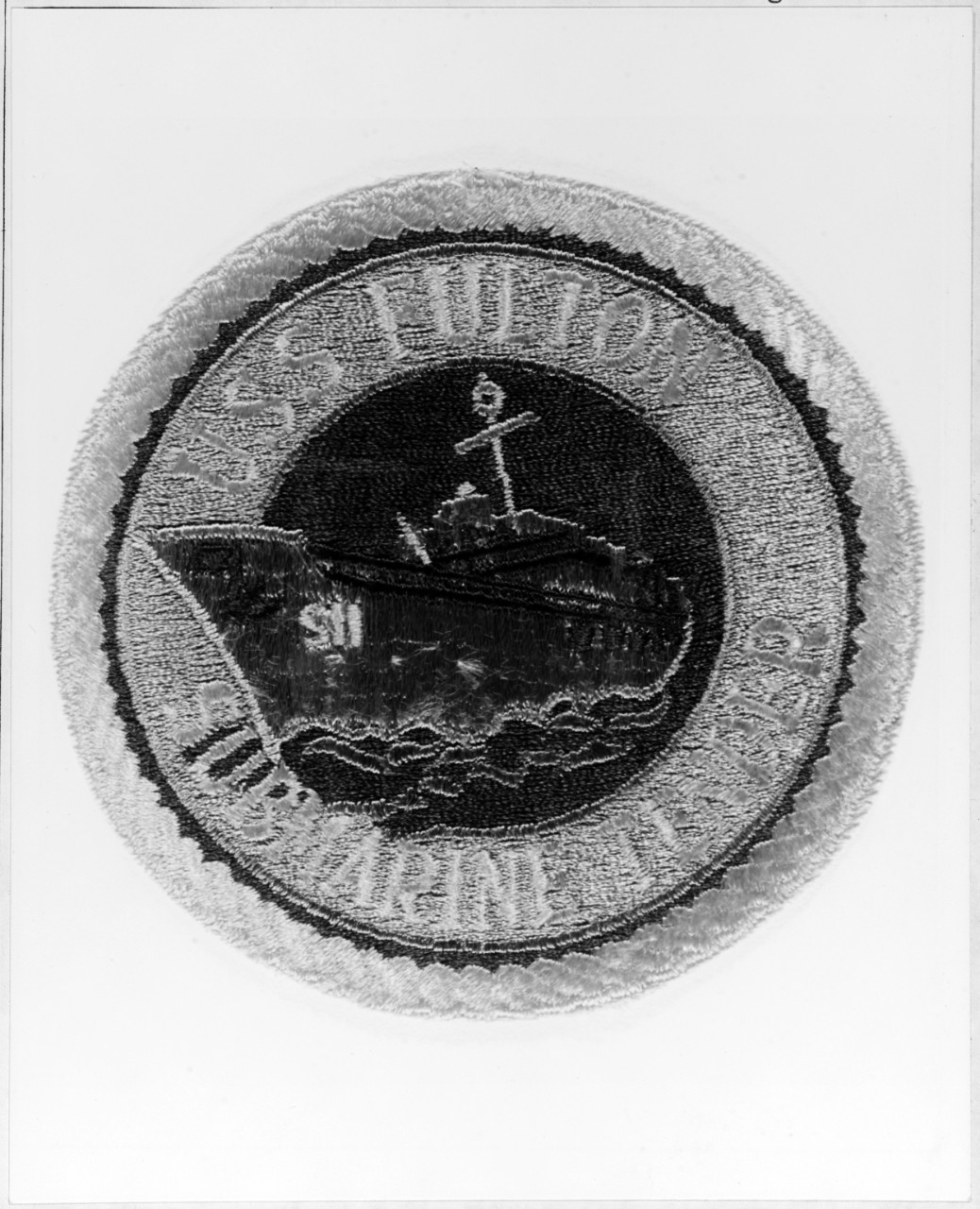 USS Fulton AS-11, 2 lb 13 oz, 6 dia. Navy brass plaque