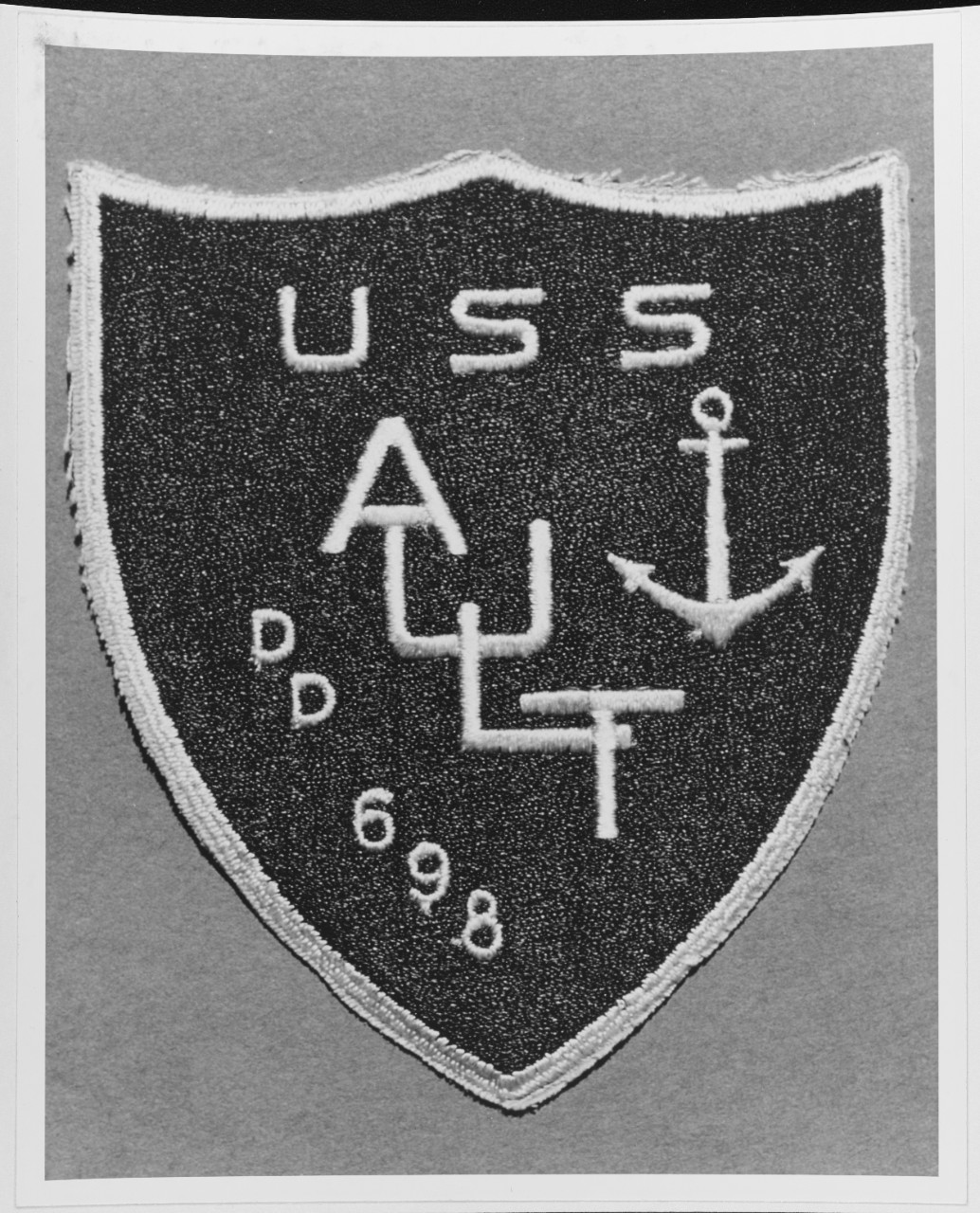 Insignia: USS AULT (DD-698)
