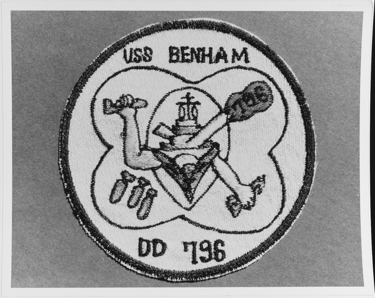 Photo #: NH 67235-KN USS Benham