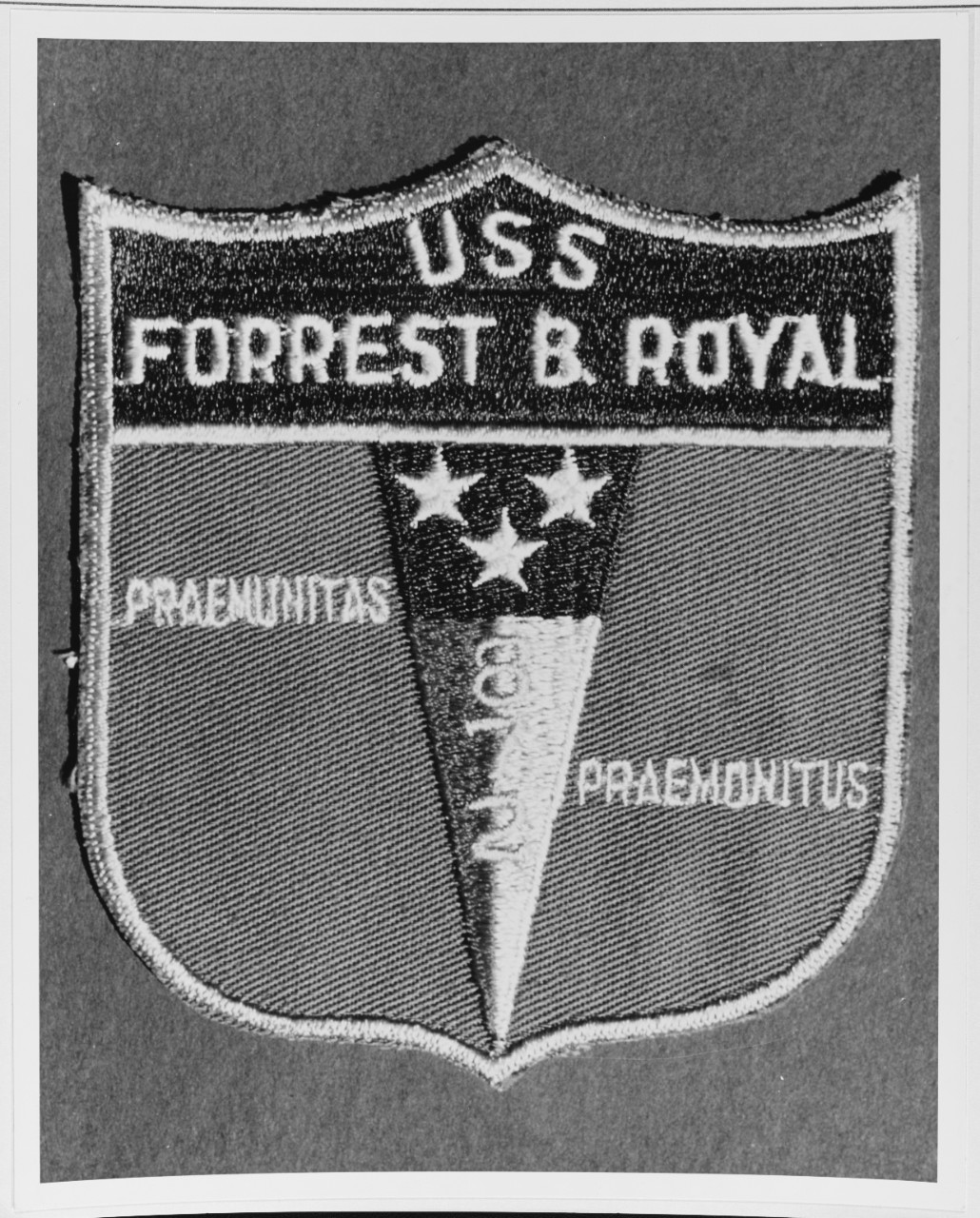 Insignia: USS FORREST ROYAL (DD_872)