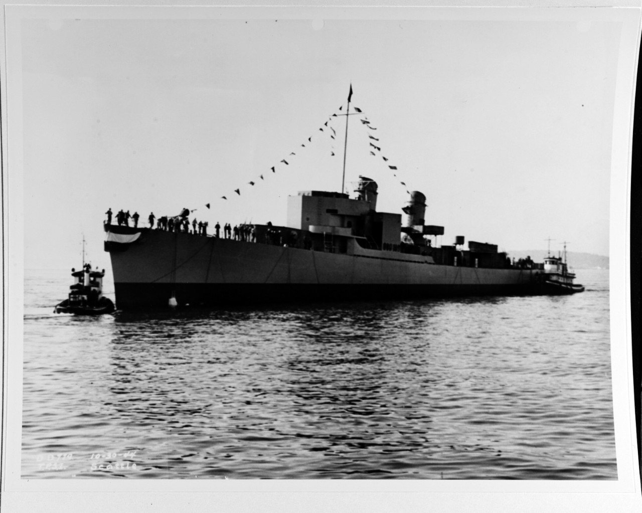 USS DOUGLAS H. FOX (DD-779)