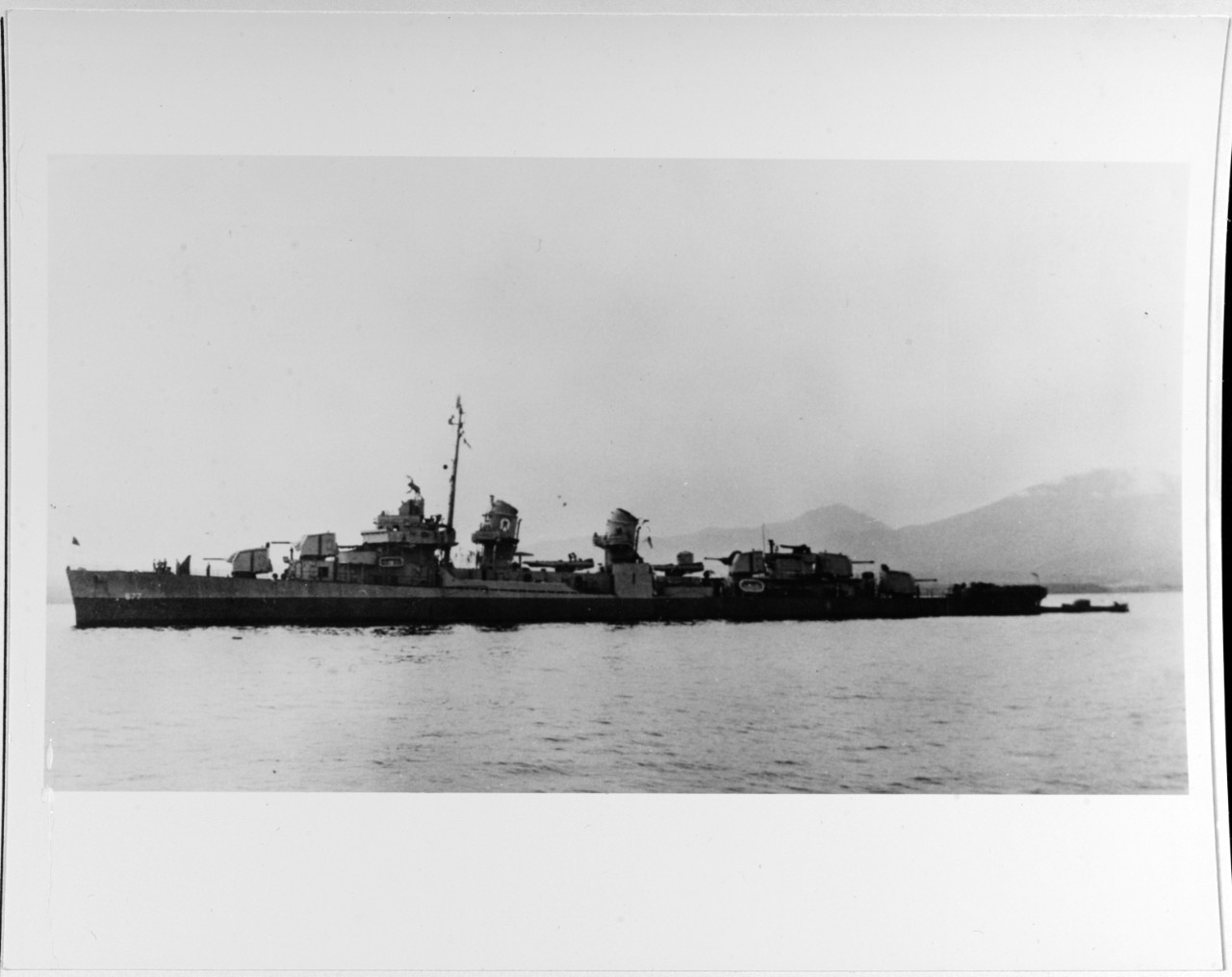 USS McDERMUT (DD-677)