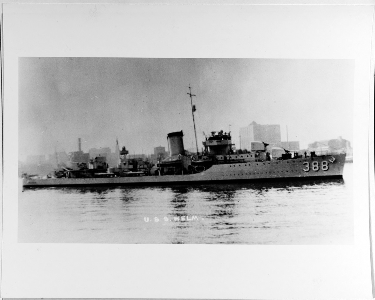 Photo #: NH 67686  USS Helm (DD-388)