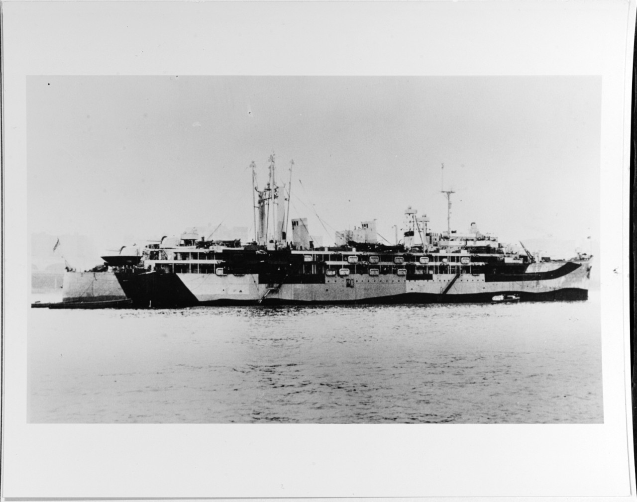 USS HOWARD W. GILMORE (AS-16)
