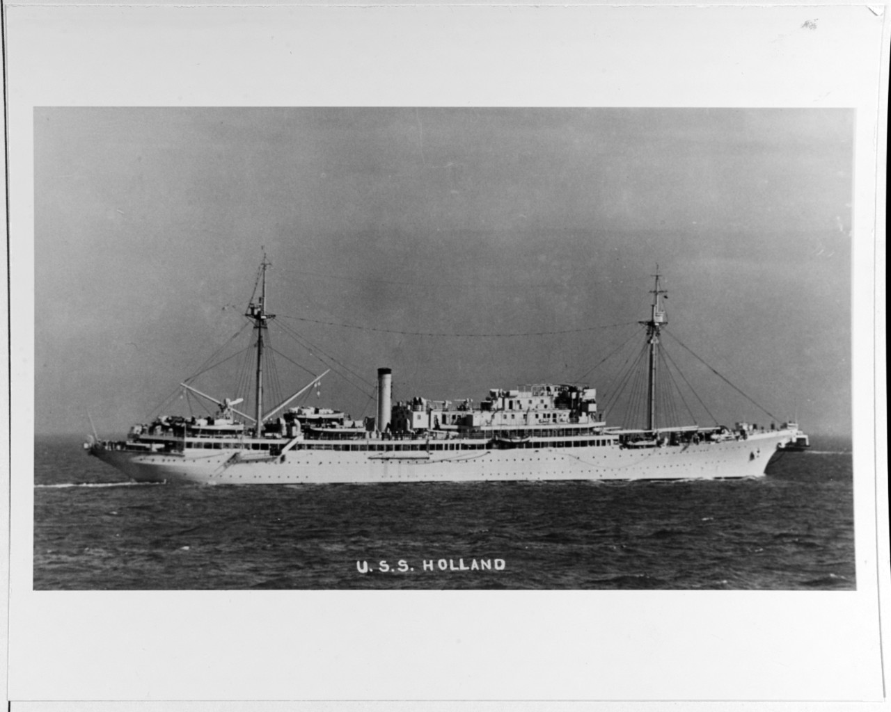 USS HOLLAND (AS-3) 1926-1953.