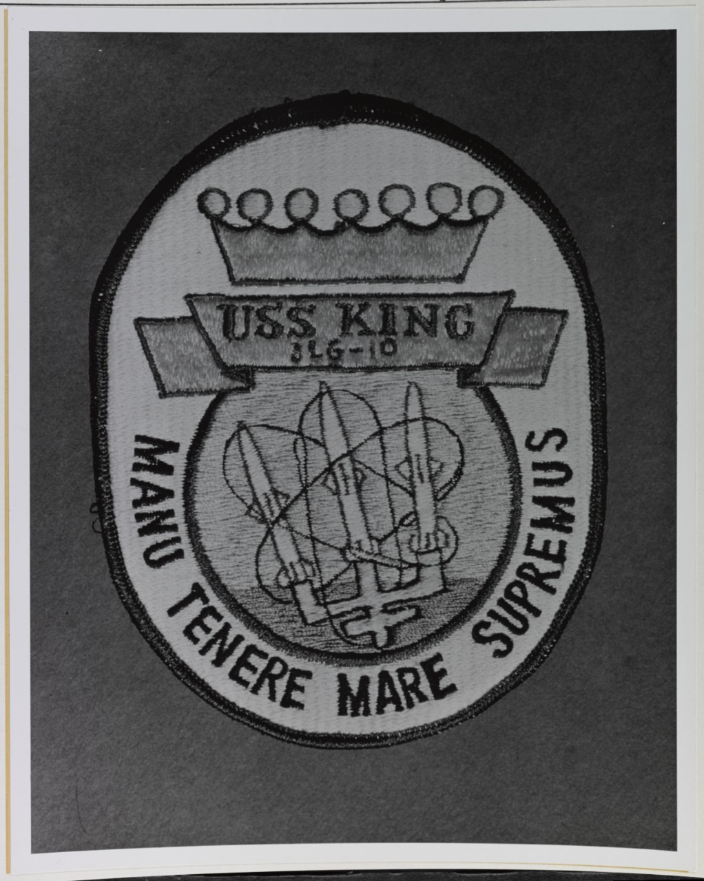 Insignia:  USS KING (DLG-10)
