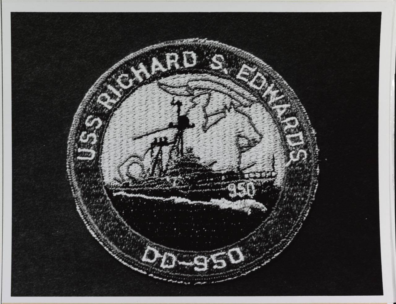 Insignia: USS RICHARD S. EDWARDS (DD-950)