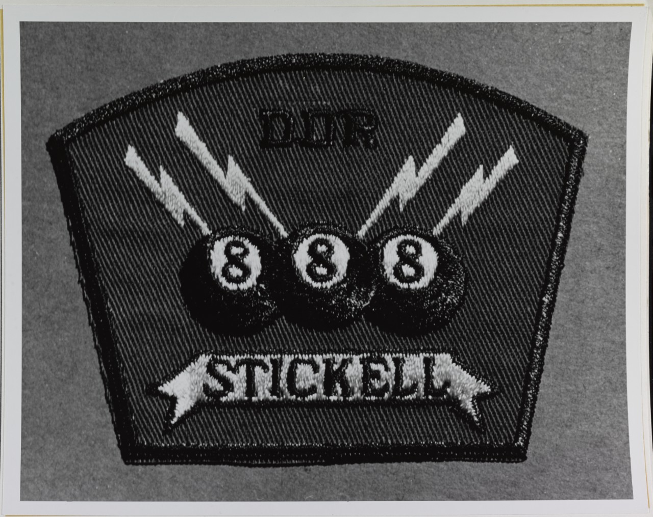 Insignia: USS STICKELL (DD-888)