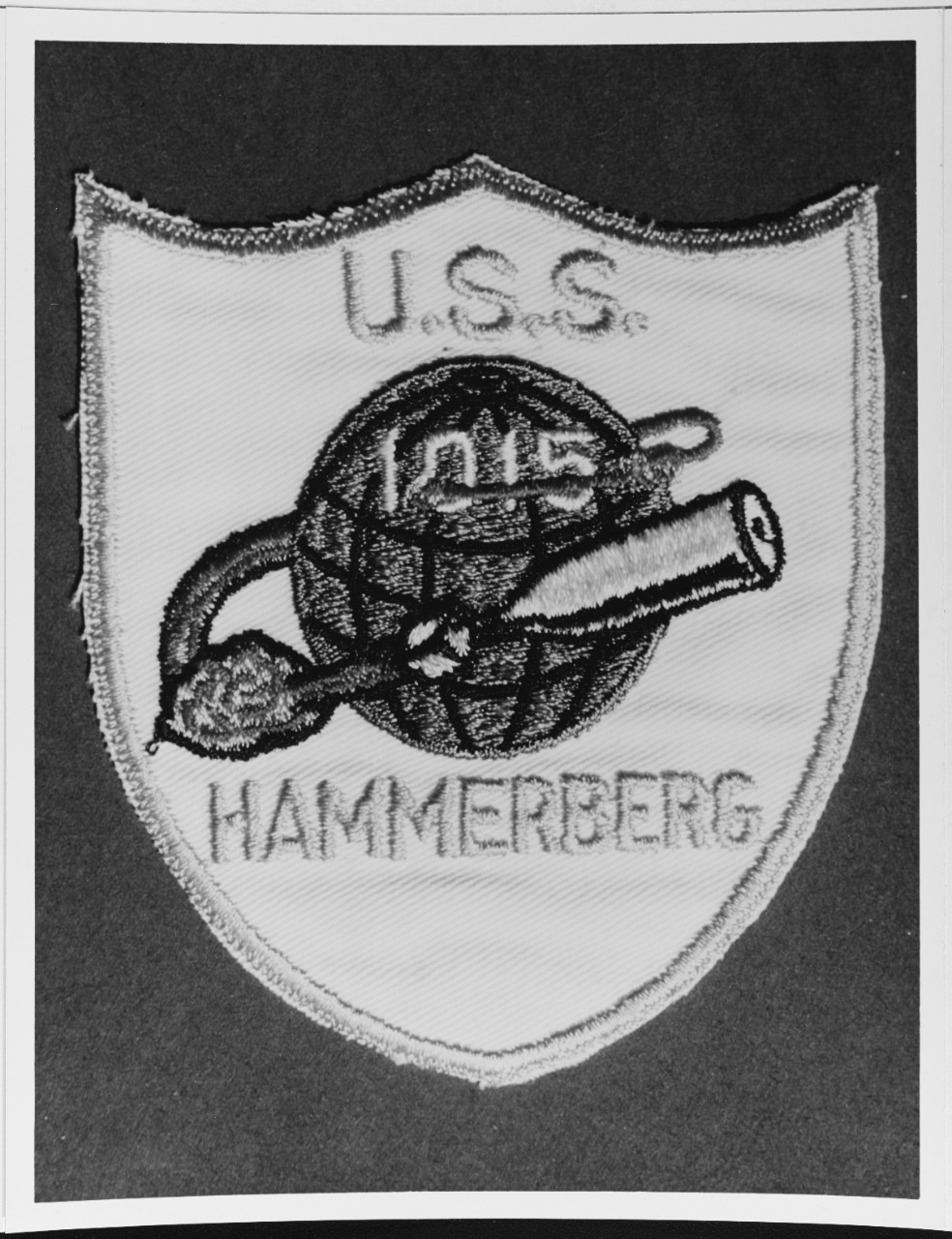 Insignia: USS HAMMERBERG (DE-1015)