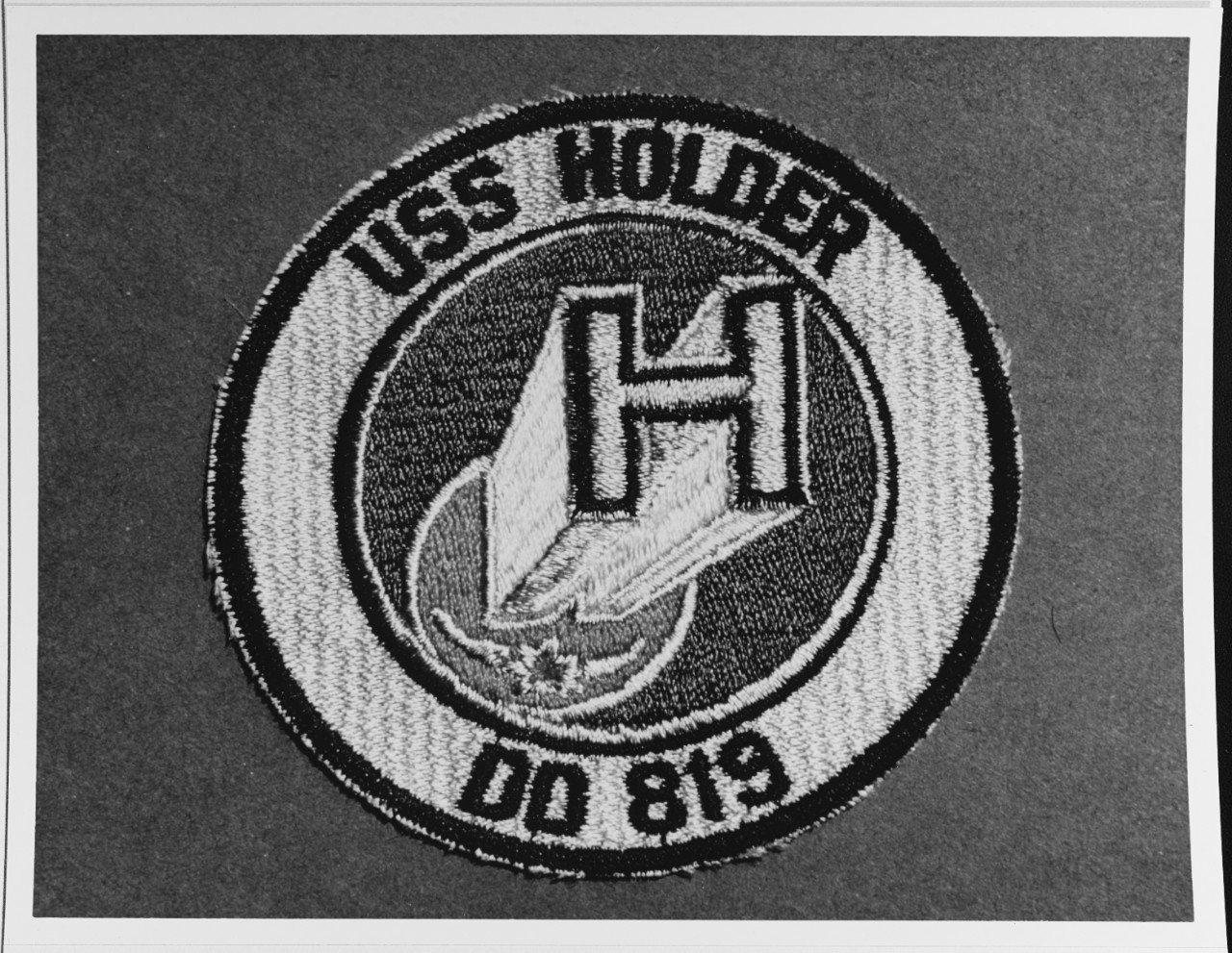 Insignia: USS HOLDER (DD-819)