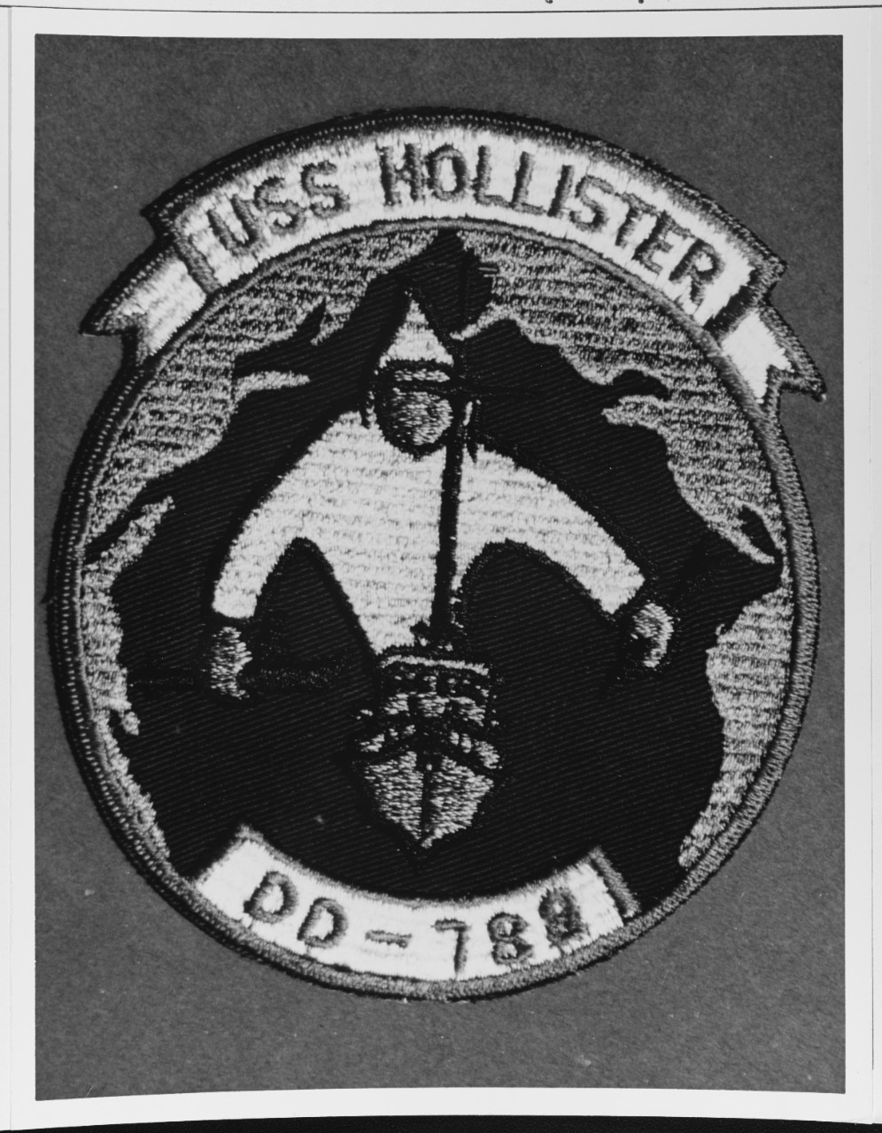 Insignia: USS HOLLISTER (DD-788)