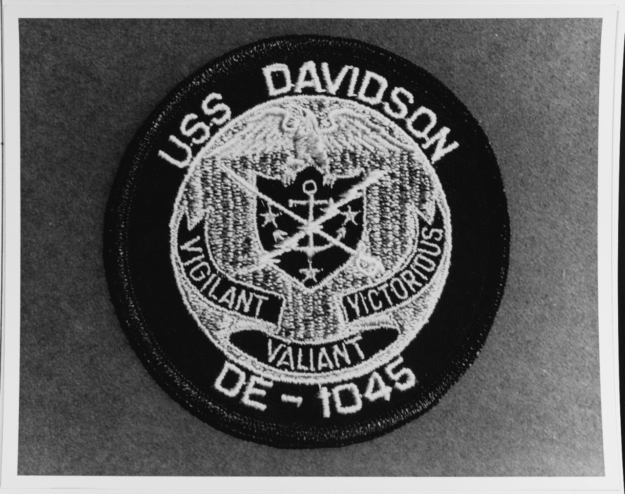 Insignia: USS DAVIDSON (DE-1045)
