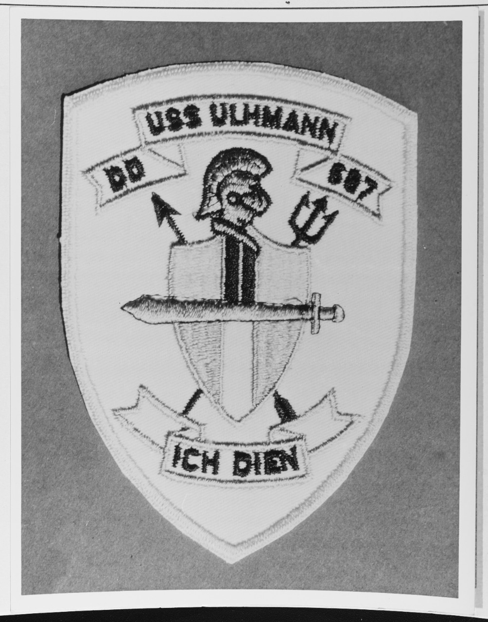 Photo #: NH 69617-KN USS Uhlmann (DD-687)