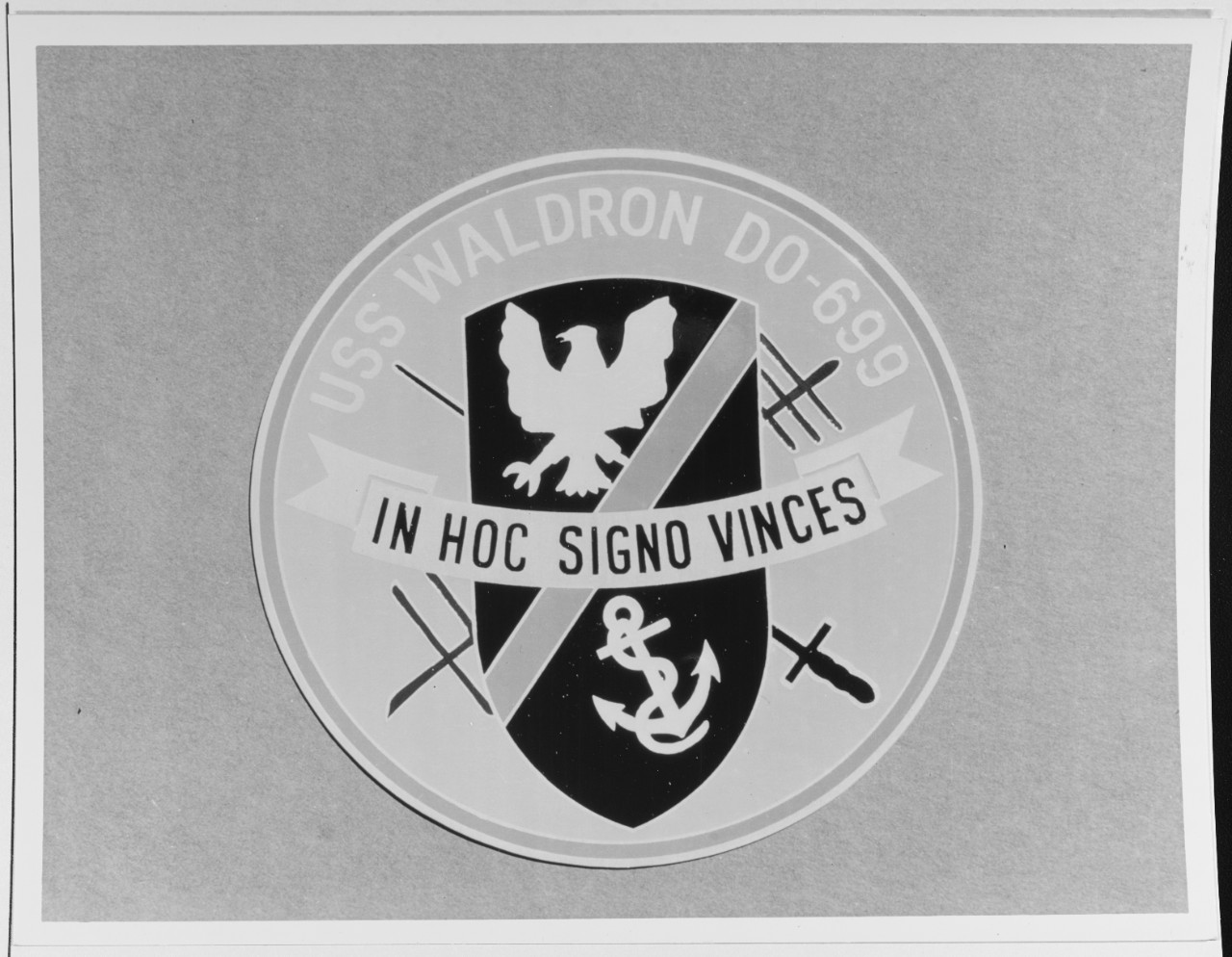 Insignia:  USS WALDRON (DO-699)