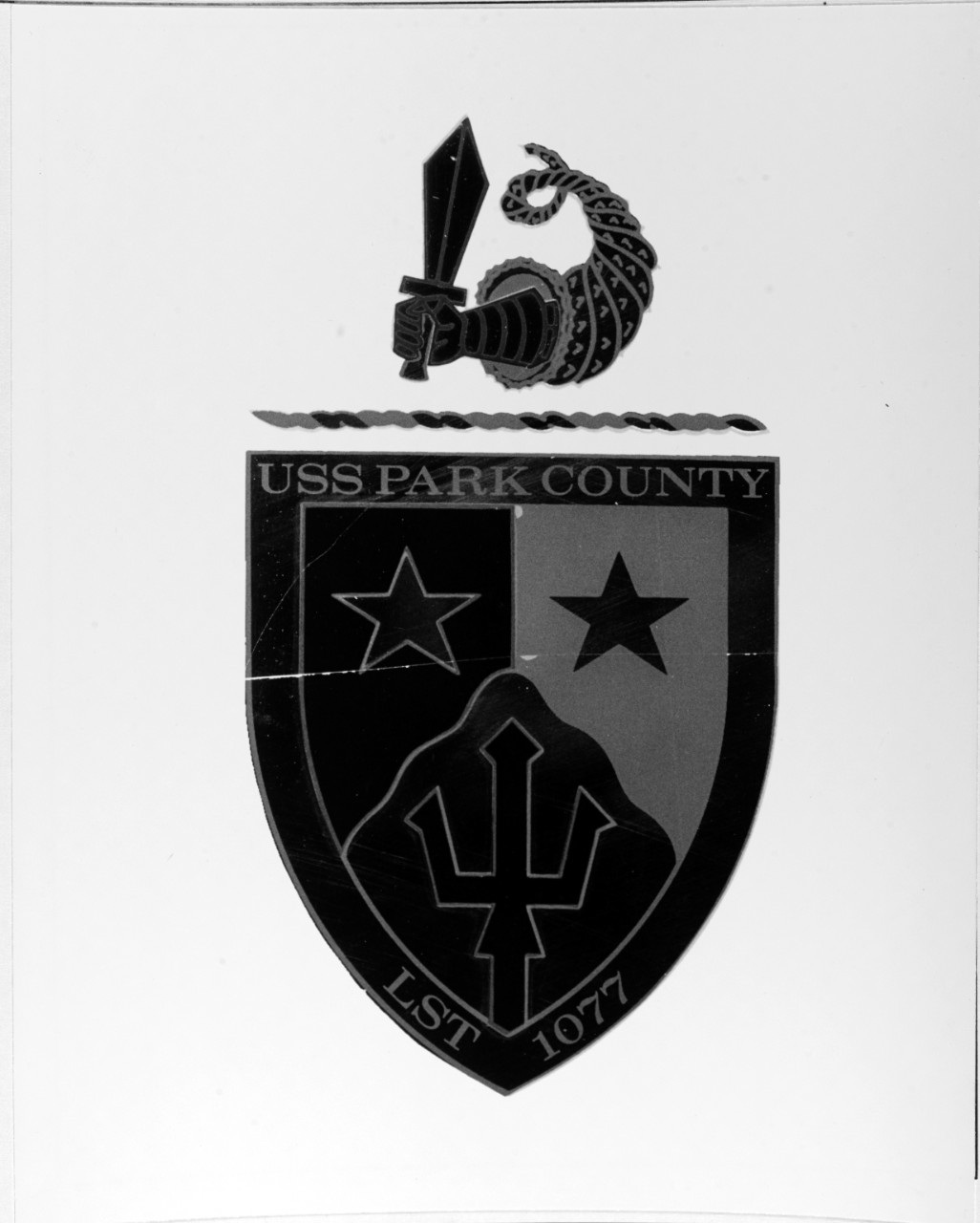 Insignia:  USS PARK COUNTY (LST-1077)