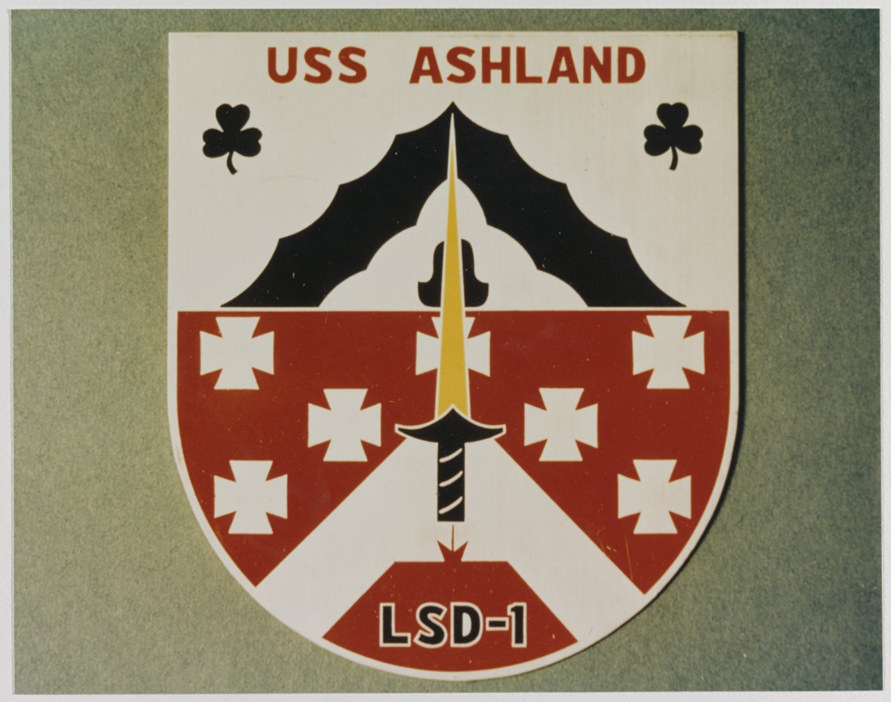 Insignia:  USS ASHLAND (LSD-1)
