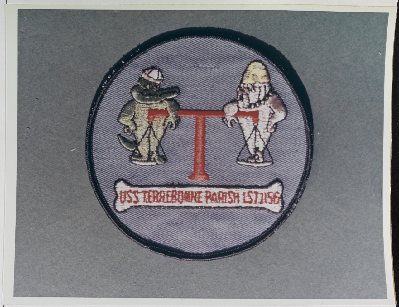 Insignia:  USS TERREBONNE PARISH (LST-1156)
