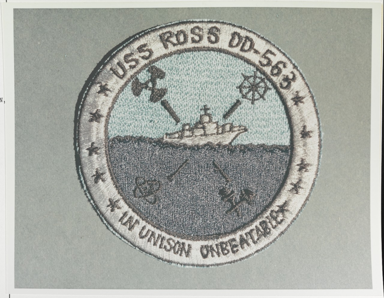Insignia: USS ROSS (DD-563)