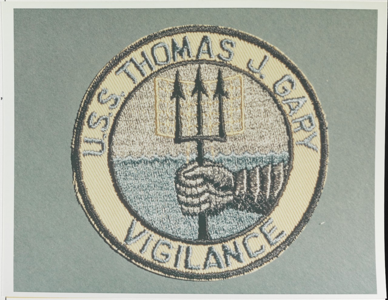 Insignia: USS THOMAS J. GARY (DER-326)