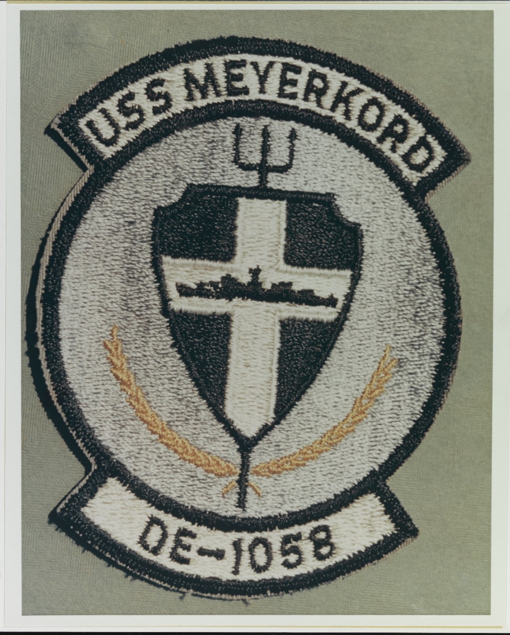 Insignia: USS MEYERKORD (DE-1058)