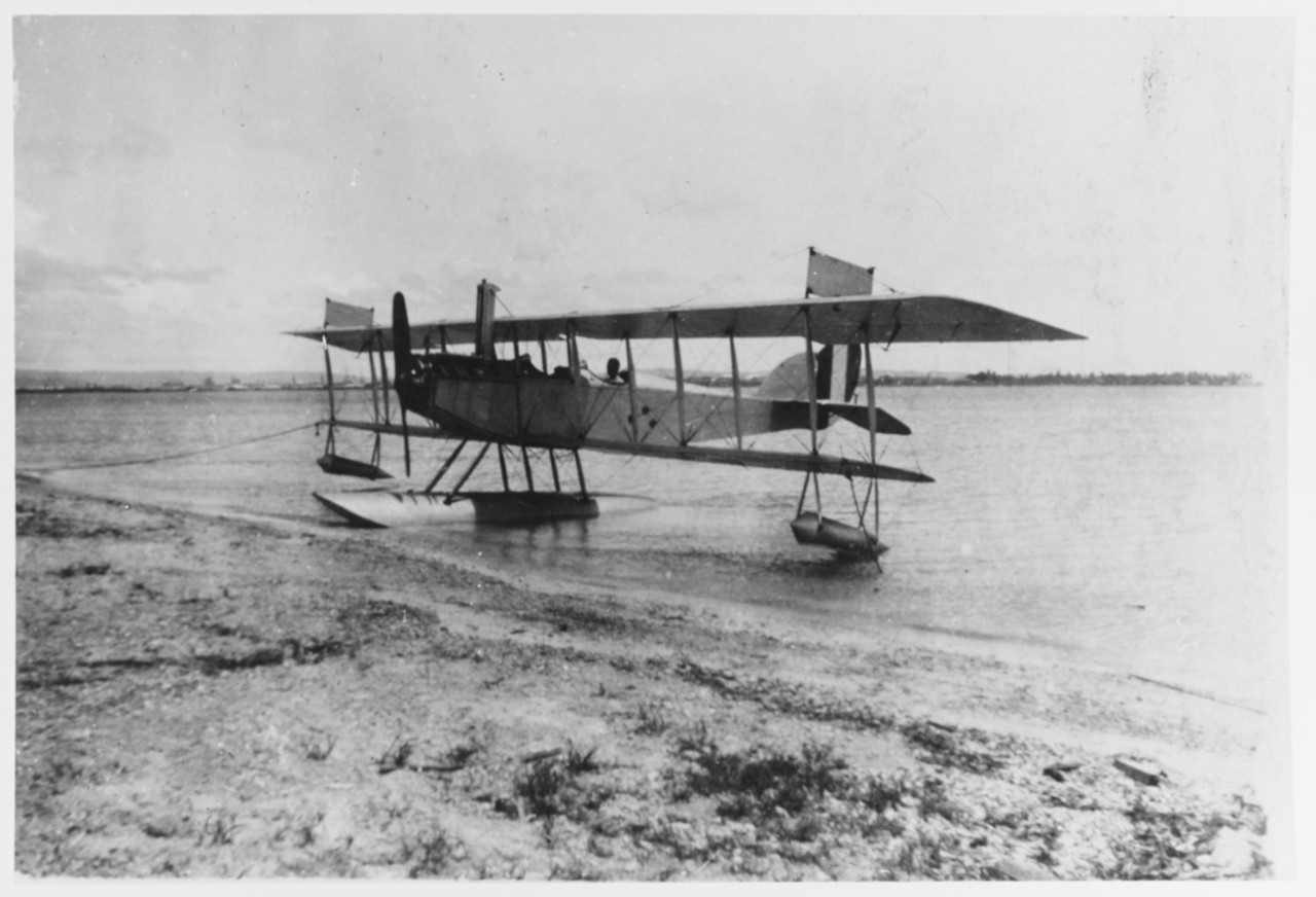 Curtiss N-9 trainer